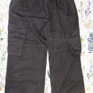 “PLUS SIZE” FASHION NOVA Black Cargo Pants